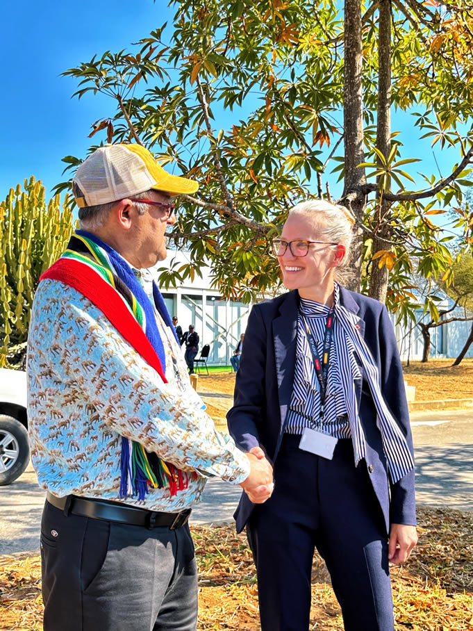Displaying the true spirit of Ubuntu, DM Narend Singh shares some proudly South African indigenous trees with G20 South Africa member state delegates at the Kruger Park