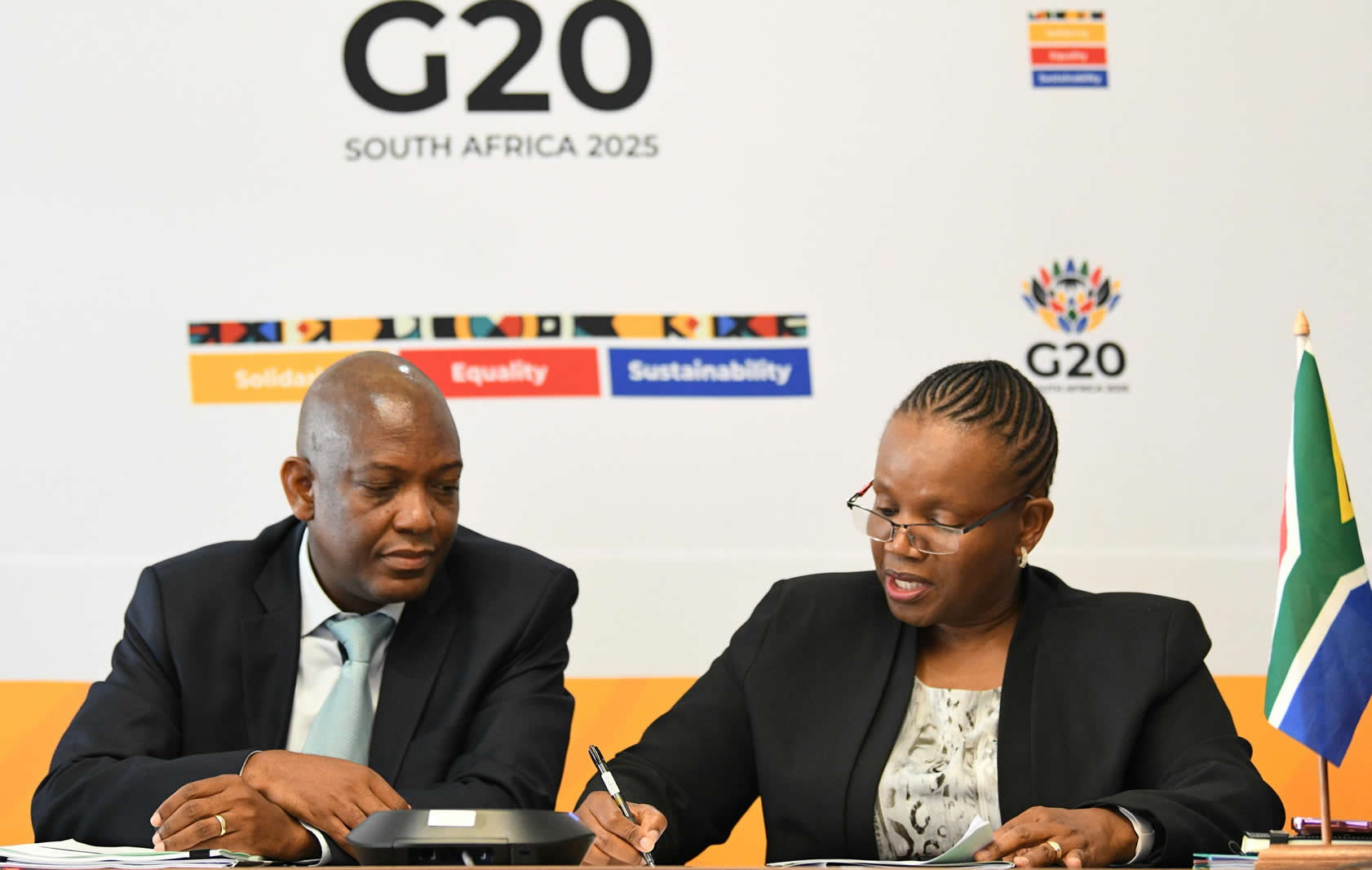 DG N Tshabalala with DFFE Branch - Climate Change and Air Quality Deputy Director-General (CCAQ - DDG) Mr Maesela Kekana